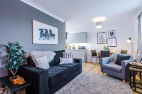 NEW! Stylish 1-Bed Flat in Crewe by 53 Degrees Property - Ideal for Business & Professionals - Sleeps 3!